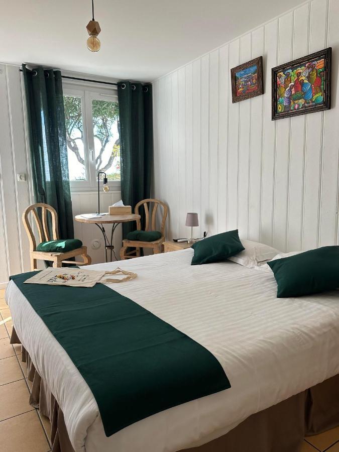 Hotel La Fiancee Du Pirate Вилафранк-сюр-Мер Екстериор снимка